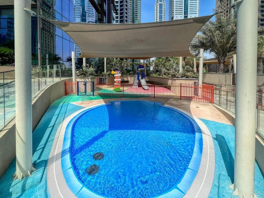 Luxury 1br With Marina View Jumeirah Living Apartment Dubai