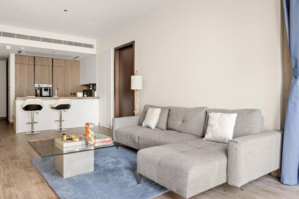 Apartment Luxury 1br With Marina View Jumeirah Living Dubai
