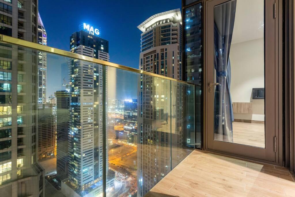Luxury 1br With Marina View Jumeirah Living * Dubai
