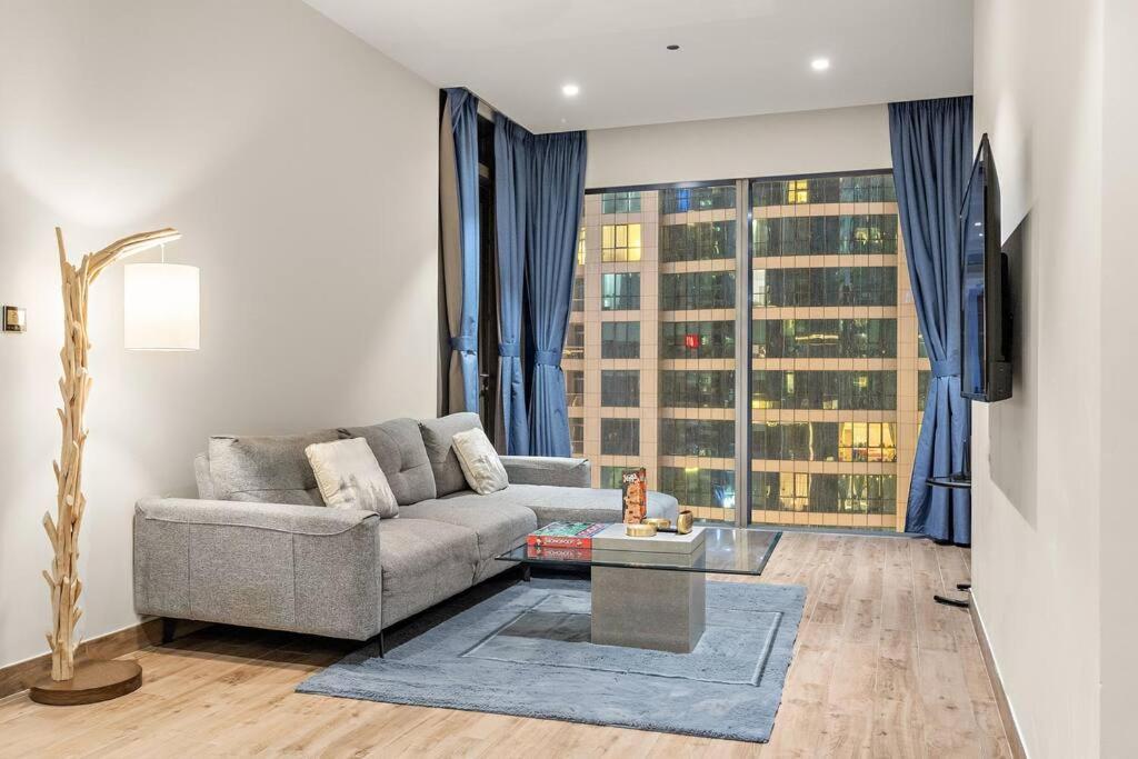 Apartment Luxury 1br With Marina View Jumeirah Living *