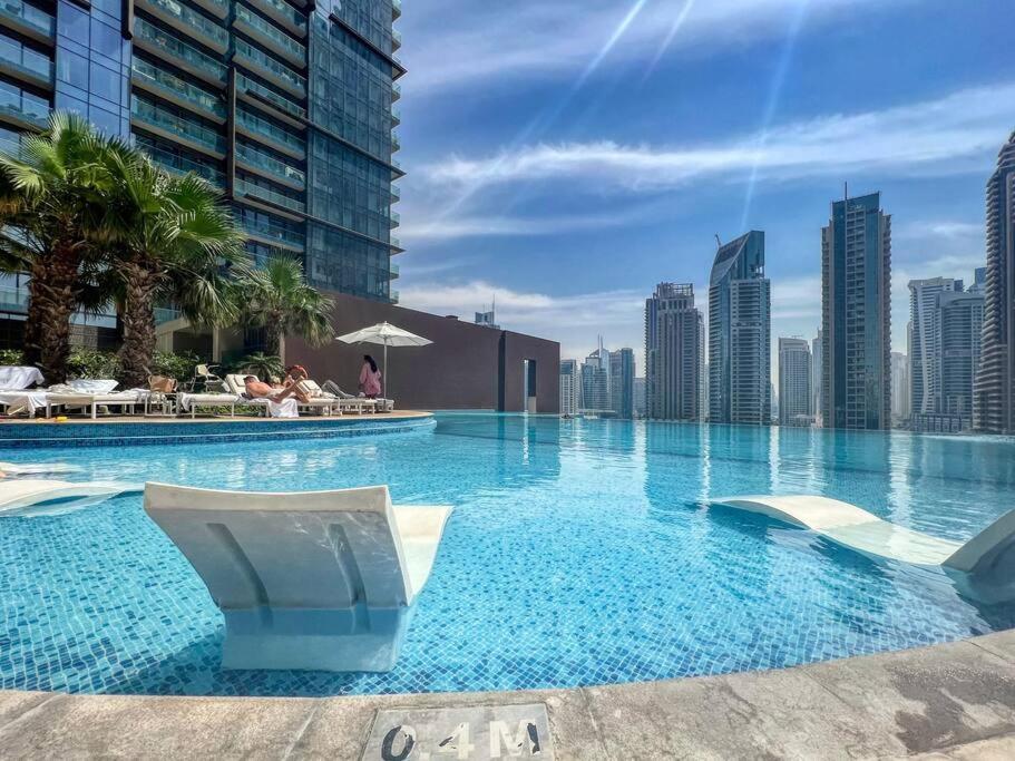 Luxury 1br With Marina View Jumeirah Living Apartment Dubai