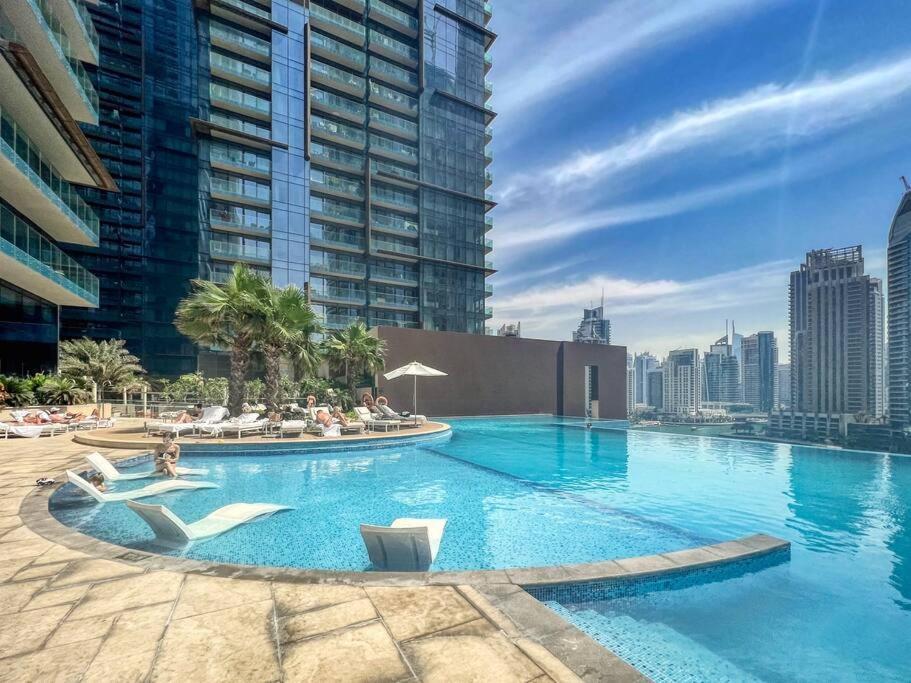 Luxury 1br With Marina View Jumeirah Living Dubai